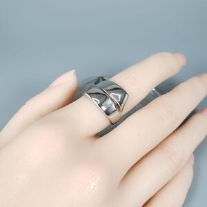 Brand New Silver Top Fashion Ring